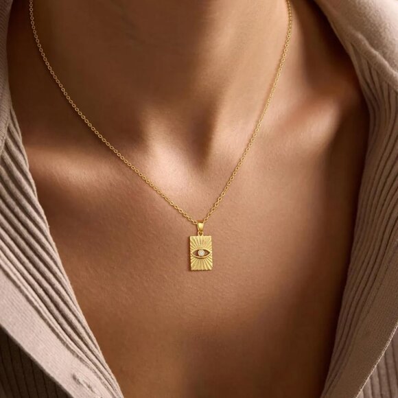 Chic 14K Gold Evil Eye Necklace for Women - Trendy and Protective Jewelry - Picture 4 of 6